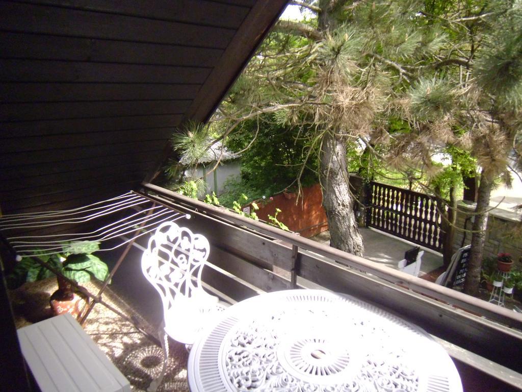 Garden Etterem Kávézó és Panzió Tahitótfalú Tahitotfalu Exterior foto